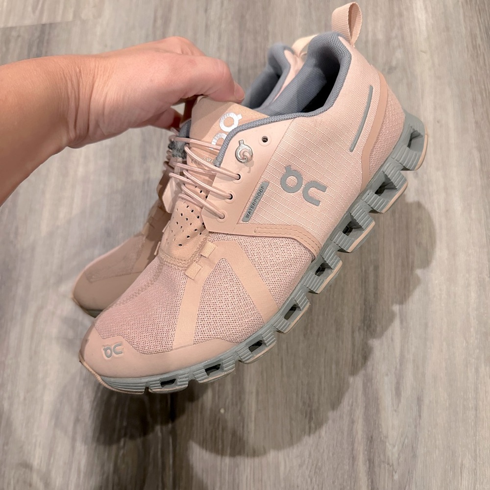 Blush pink On Cloud Waterproof
